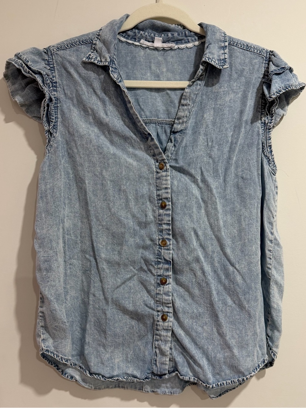 Jane and Delancey Light Blue Sleeveless Button-Down Denim Top